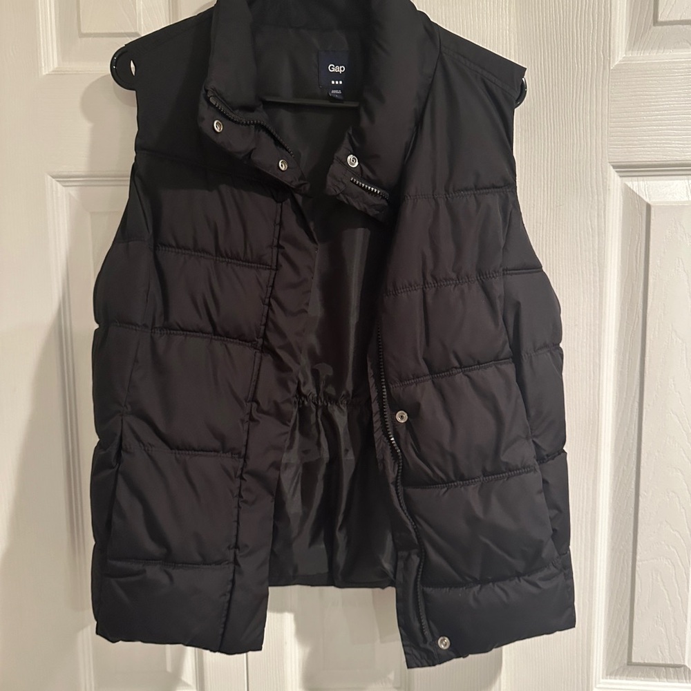 GAP Dark Puffer Vest